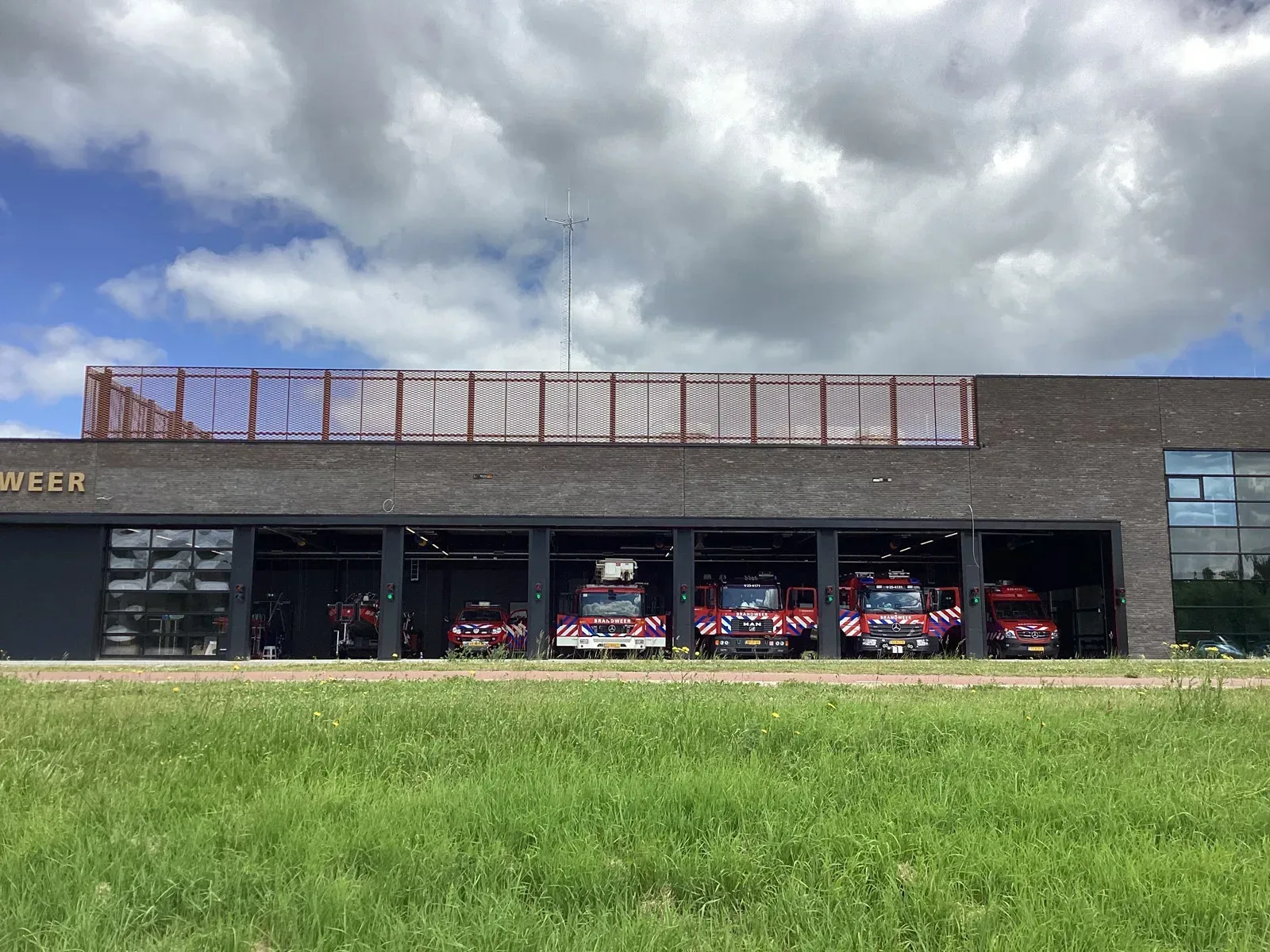 Image 1 jpg webp webp