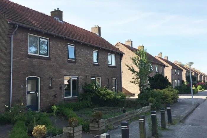 Groot onderhoud 14 woningen bij Anna Paulowna