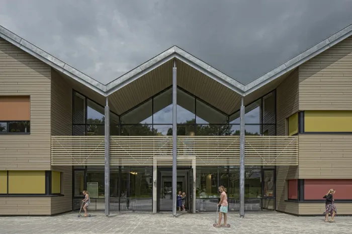 Combischool, Koudum voorkant