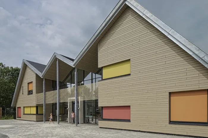 Combischool, Koudum buitenkant