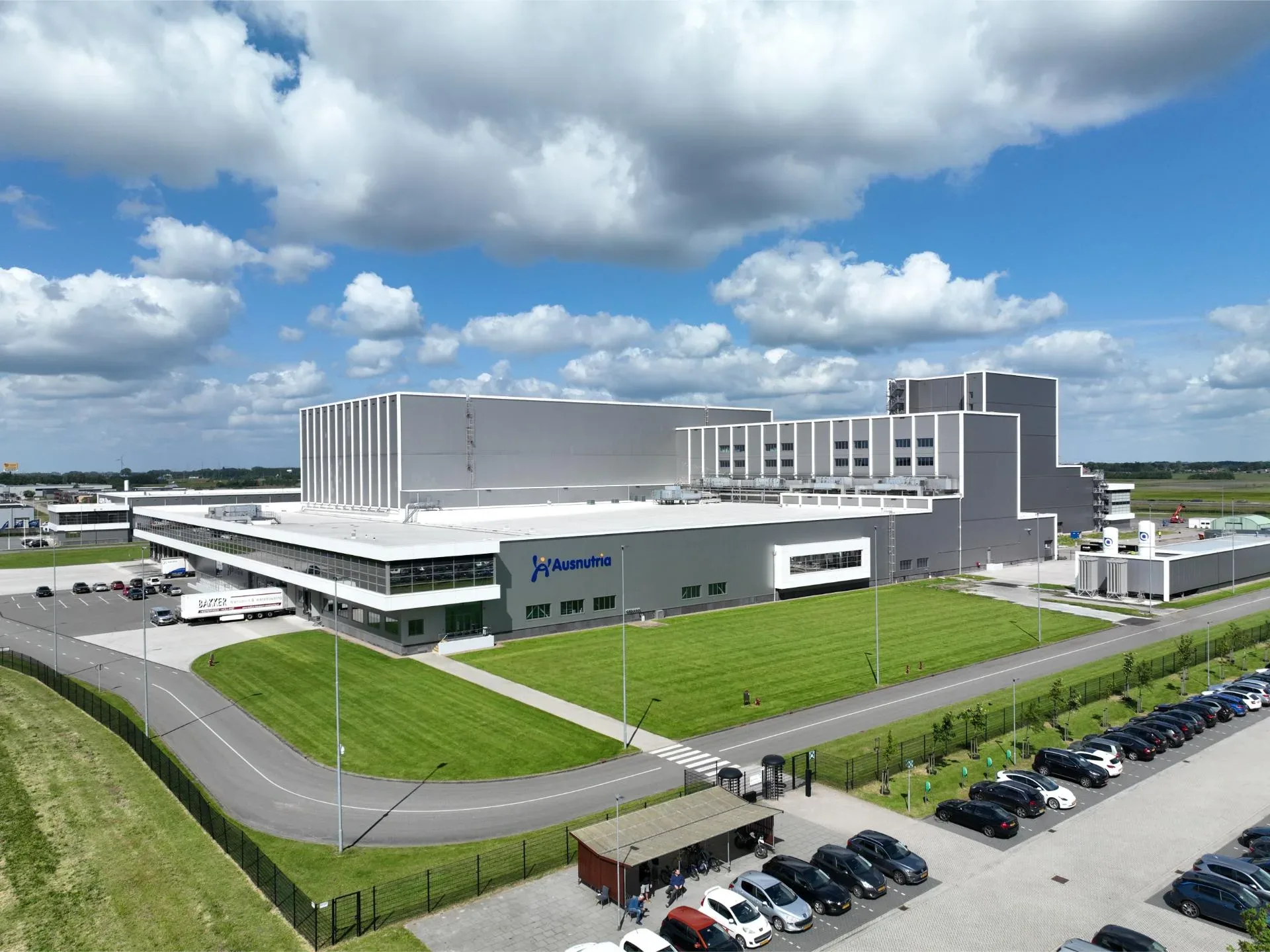 Ultrafiltratiefabriek Ausnutria, Heerenveen vanaf de weg