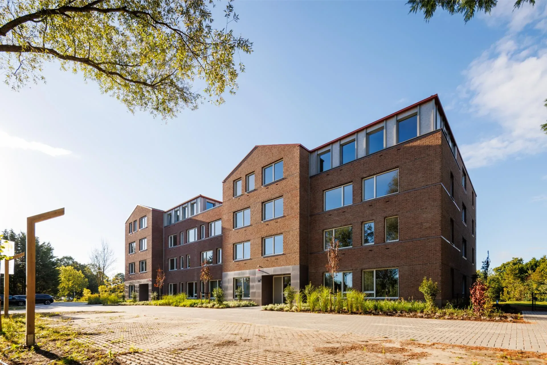 48 appartementen 't Harste, Sneek vanaf de weg