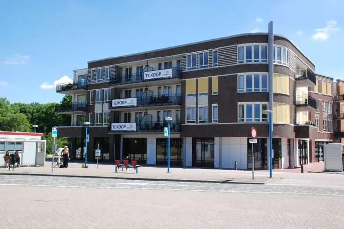 Woon-winkelcomplex De Remise bouwen