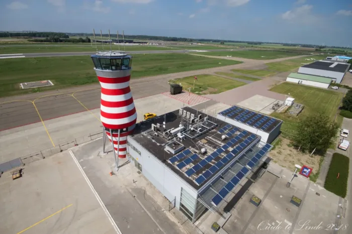Verkeerstoren bij Lelystad Airport