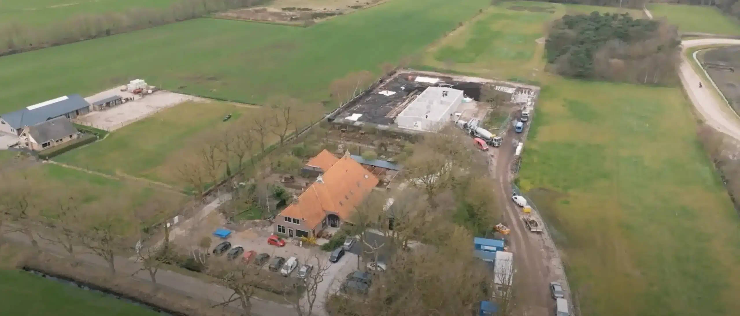 Bouwen aan het verblijf voor grote katachtigen