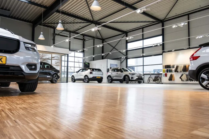 Verbouwing showroom Volvo Drachten binnen