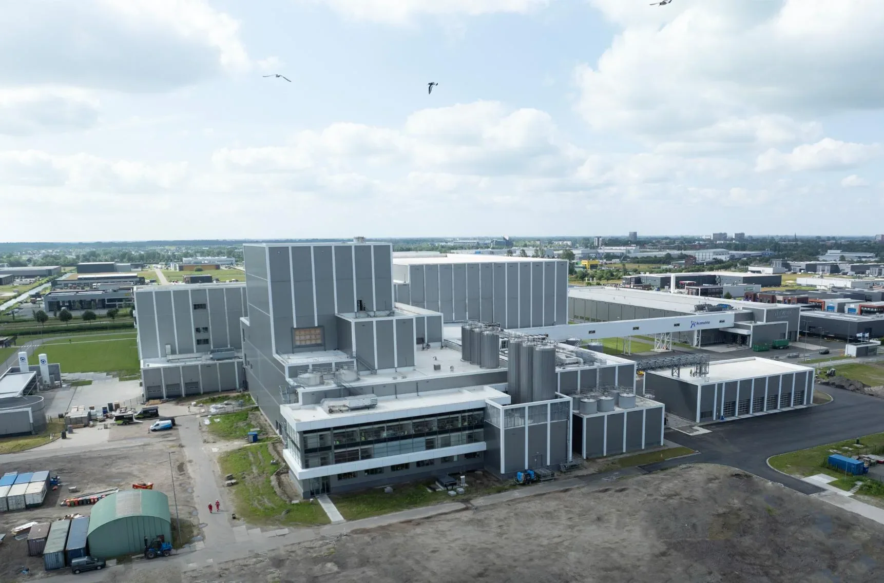 Poedertoren Ausnutria, Heerenveen vanaf de weg