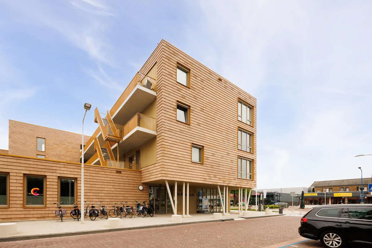 MFC Swifterband - buitenkant