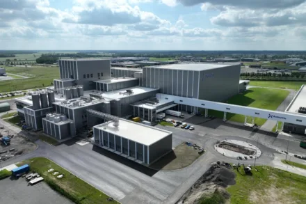 Zuivelfabriek laten bouwen