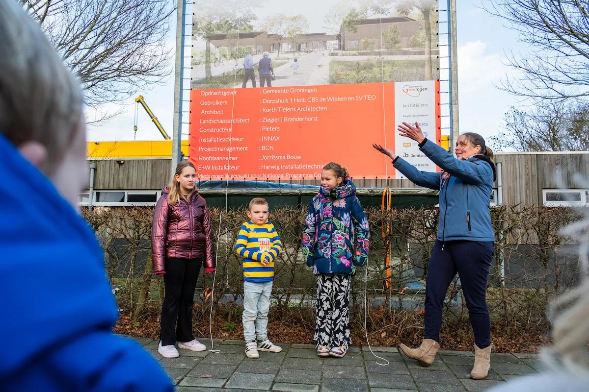 Huis van ten post - bouwbord