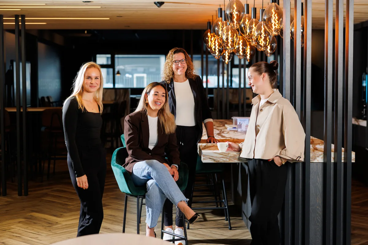 Onze meesters op de bouwplaats - Secretariaat