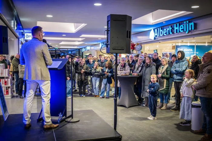 Vernieuwde Albert Heijn in Winsum geopend