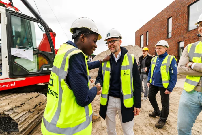 Eerste paal uitbreiding Gomarus College