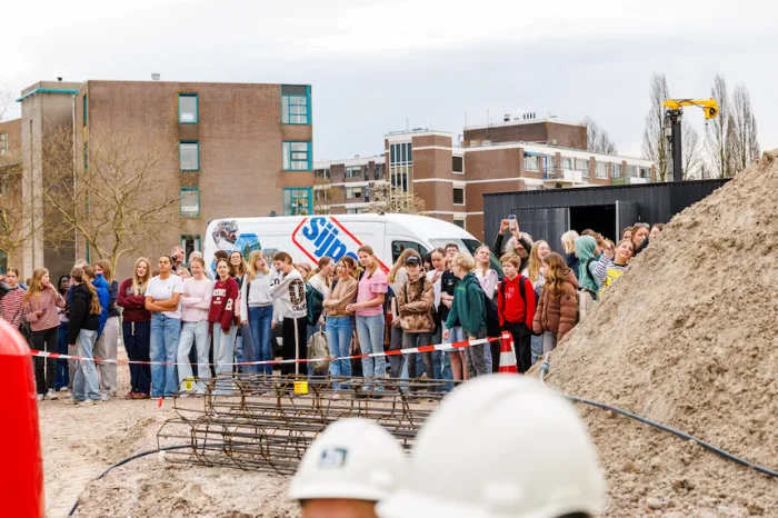Eerste paal uitbreiding Gomarus College