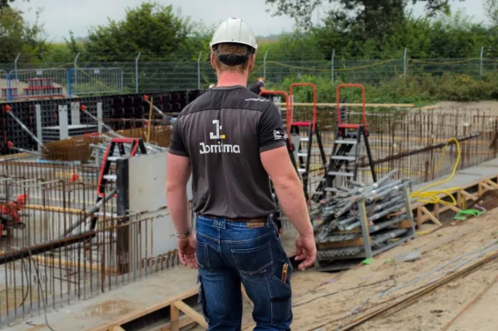 Elroy kiest zijn eigen weg in de bouw