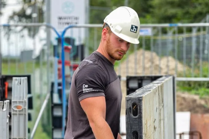 Elroy kiest zijn eigen weg in de bouw
