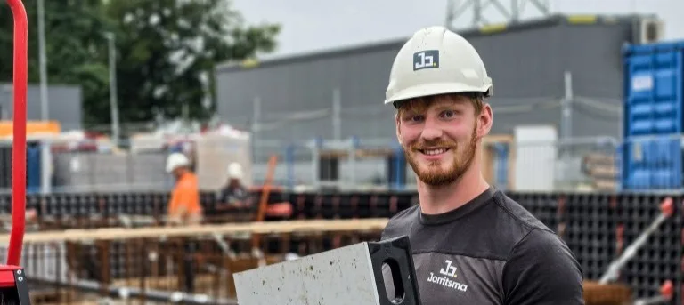 Elroy kiest zijn eigen weg in de bouw