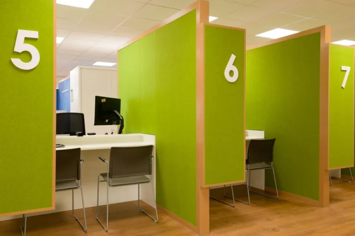 Vernieuwd aanmeldcentrum IND Ter Apel officieel geopend