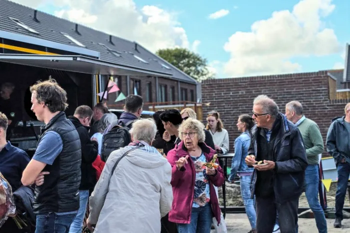 Opleverfeest voor wijk Menkema te Uithuizen