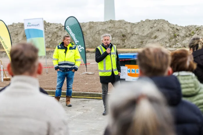 Eerste paal moment PearlPaint Group Marrum