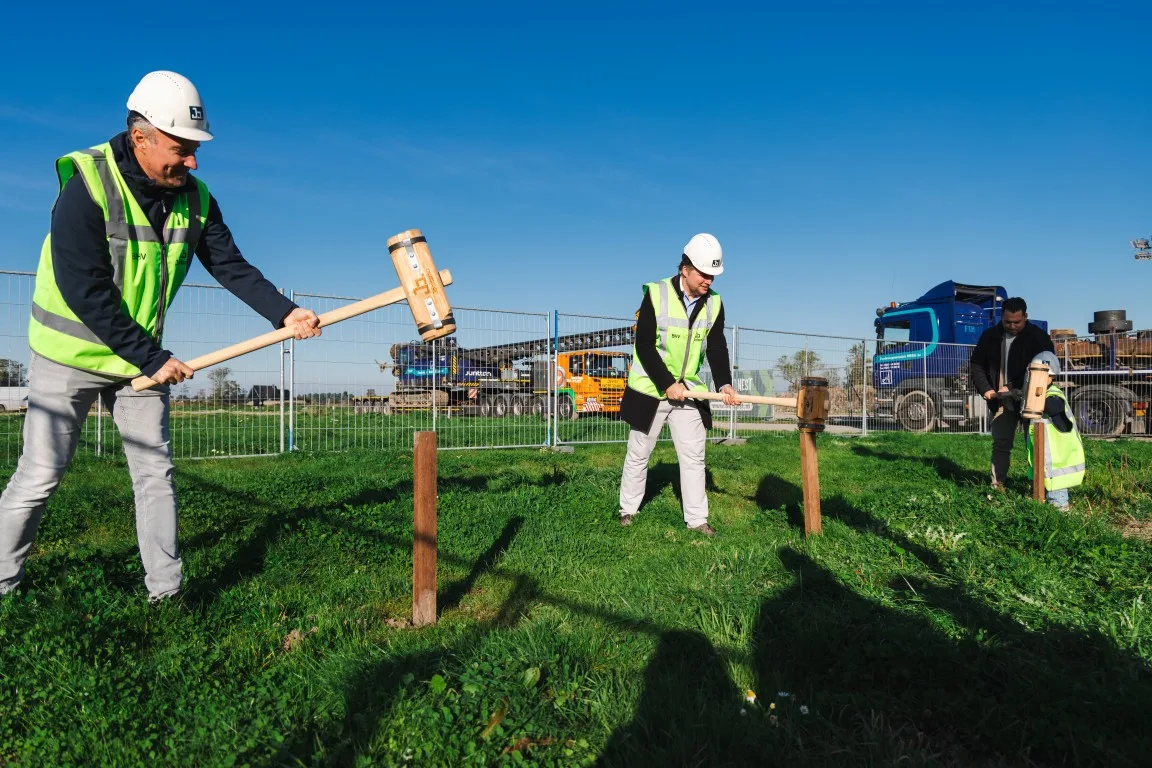 Eerste paal geslagen samen met Bart Cilissen van Achterbosch Architecten