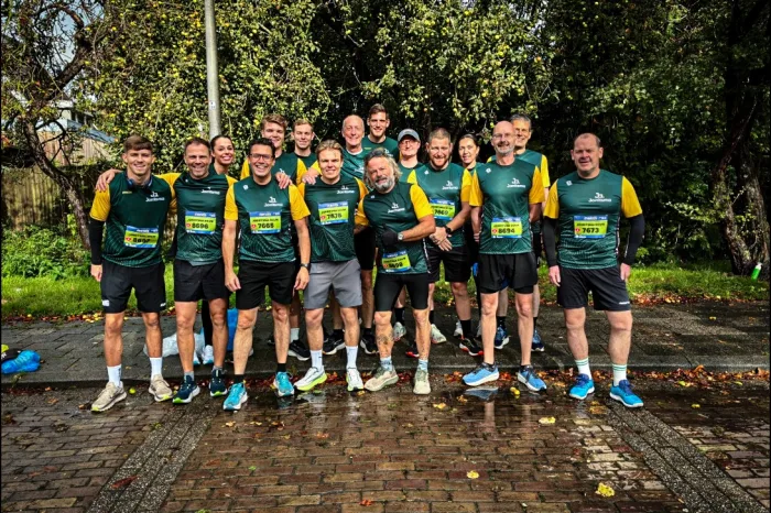 Drie Jorritsma-teams aan de start van de 4 Mijl